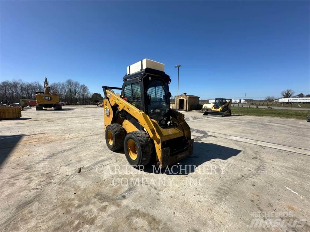 CAT 262D3 Mini Pale Gommate