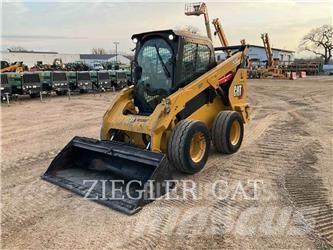 CAT 262D3 Mini Pale Gommate