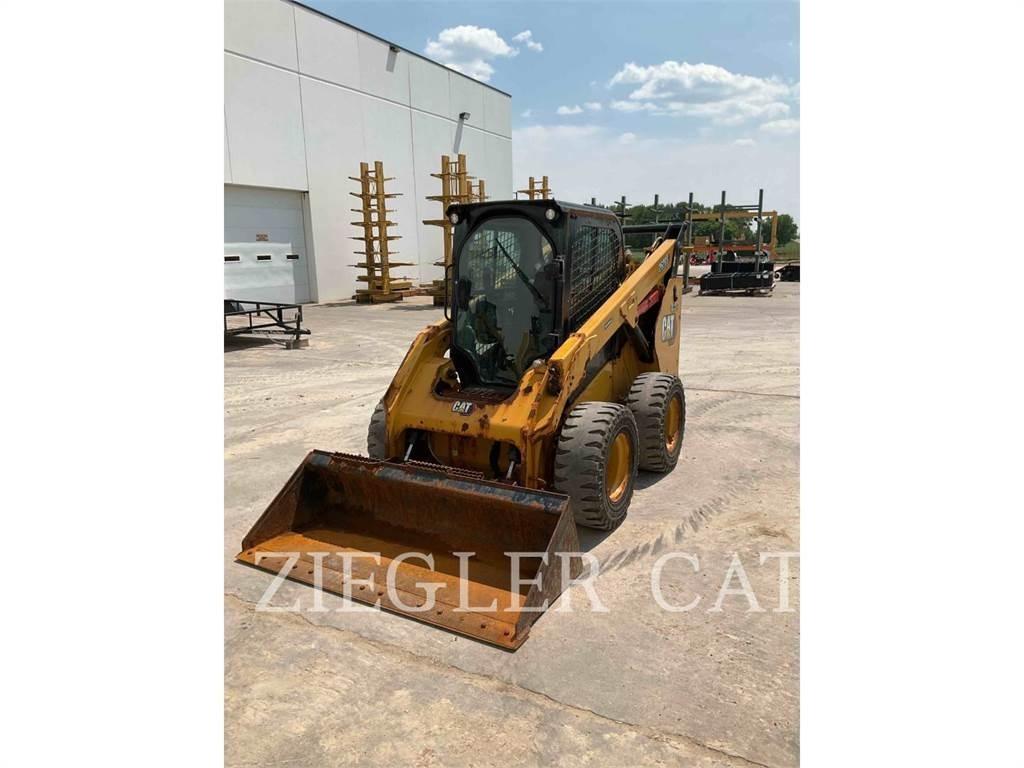 CAT 262D3 Mini Pale Gommate