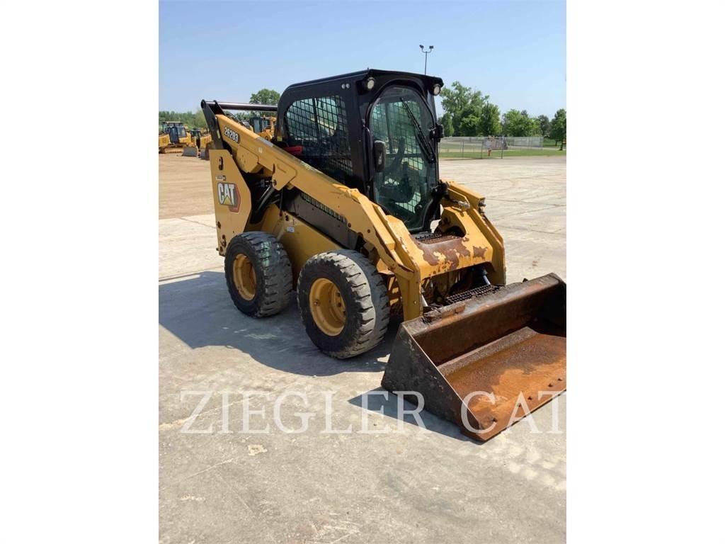CAT 262D3 Mini Pale Gommate