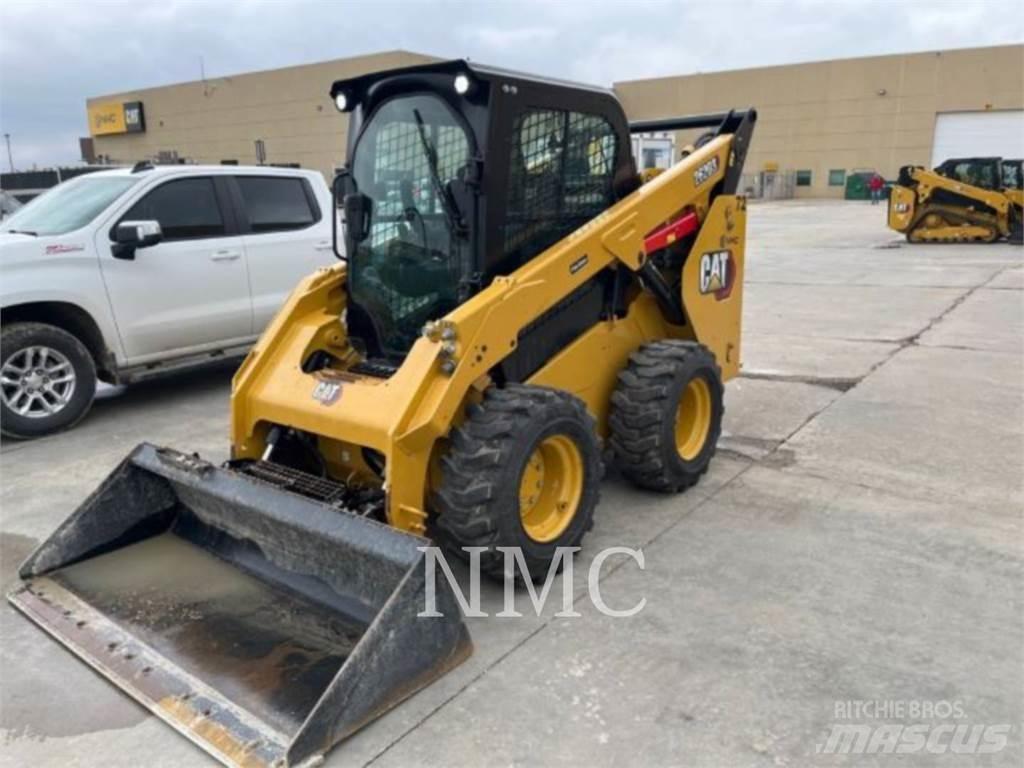 CAT 262D3 Mini Pale Gommate