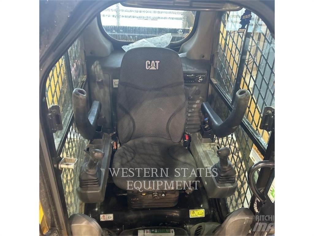 CAT 262D3 Mini Pale Gommate