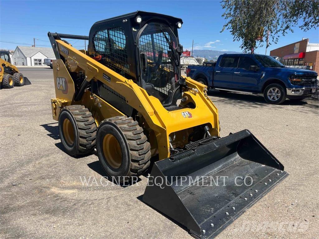CAT 262D3 Mini Pale Gommate
