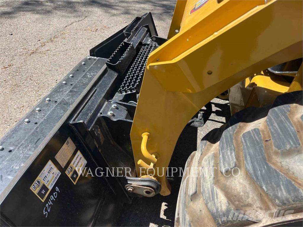 CAT 262D3 Mini Pale Gommate