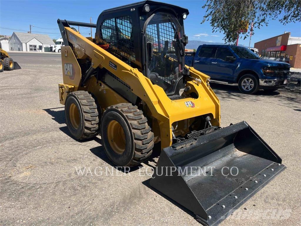 CAT 262D3 Mini Pale Gommate