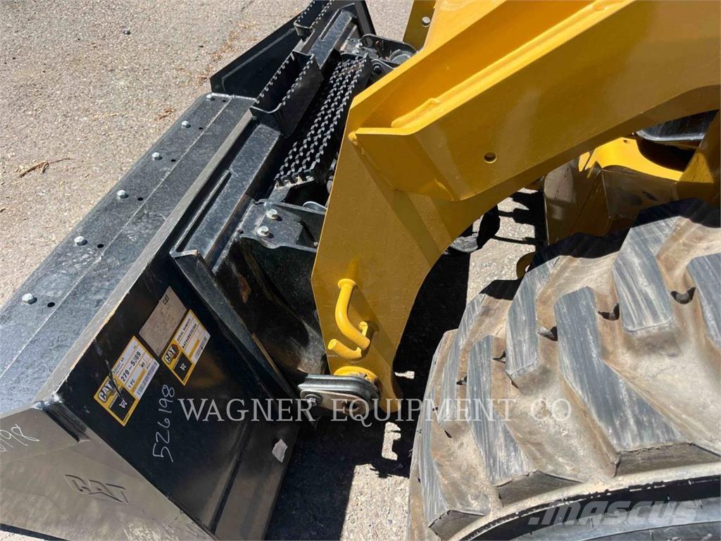 CAT 262D3 Mini Pale Gommate