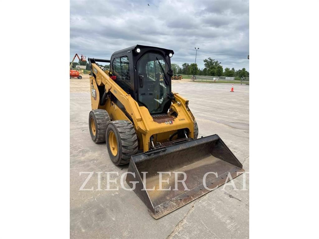 CAT 262D3 Mini Pale Gommate