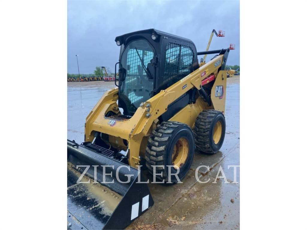 CAT 262D3 Mini Pale Gommate