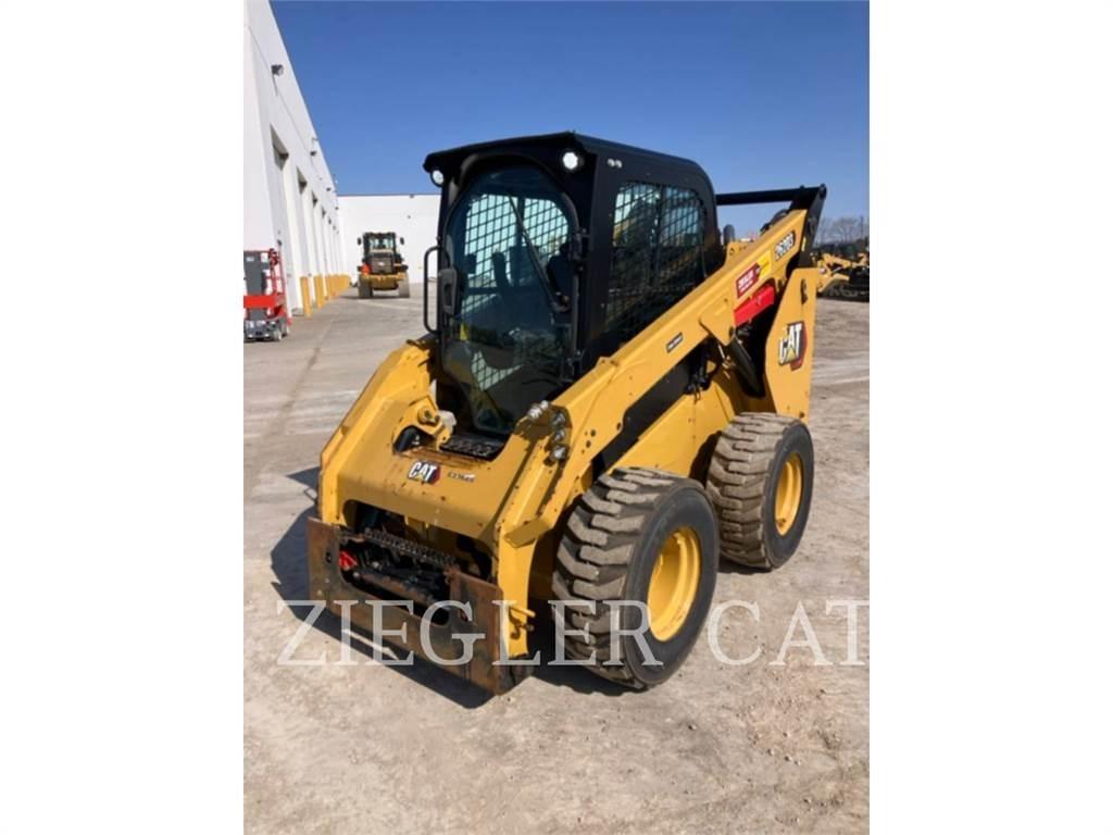 CAT 262D3 Mini Pale Gommate