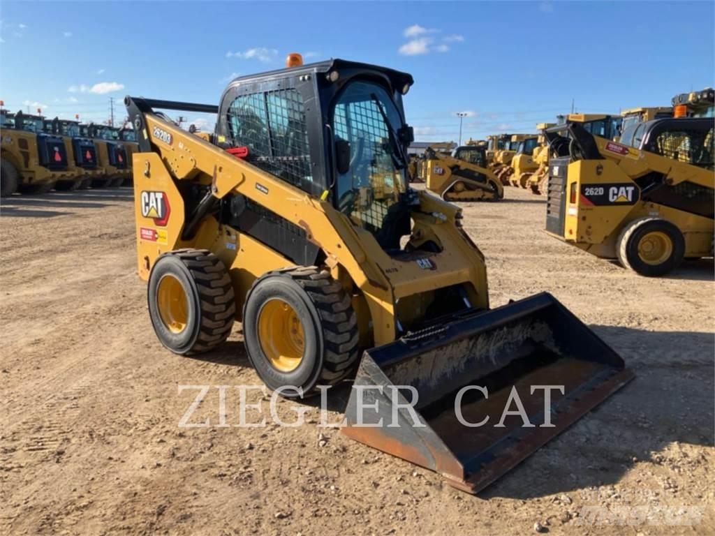 CAT 262D3 Mini Pale Gommate