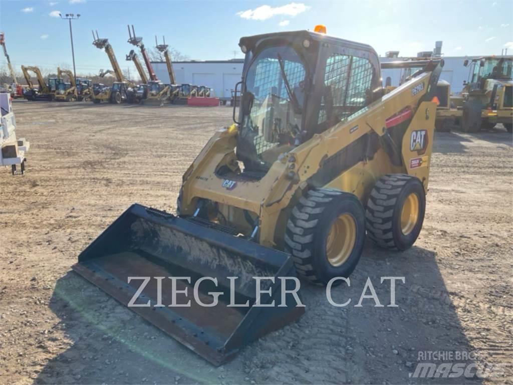CAT 262D3 Mini Pale Gommate