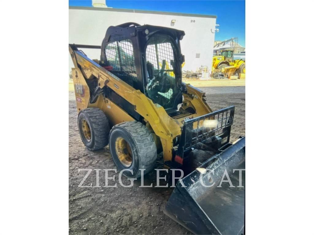 CAT 262D3 Mini Pale Gommate