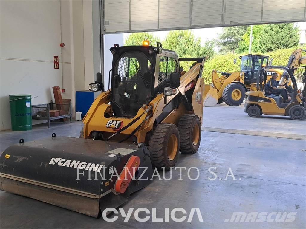 CAT 262D3 Mini Pale Gommate