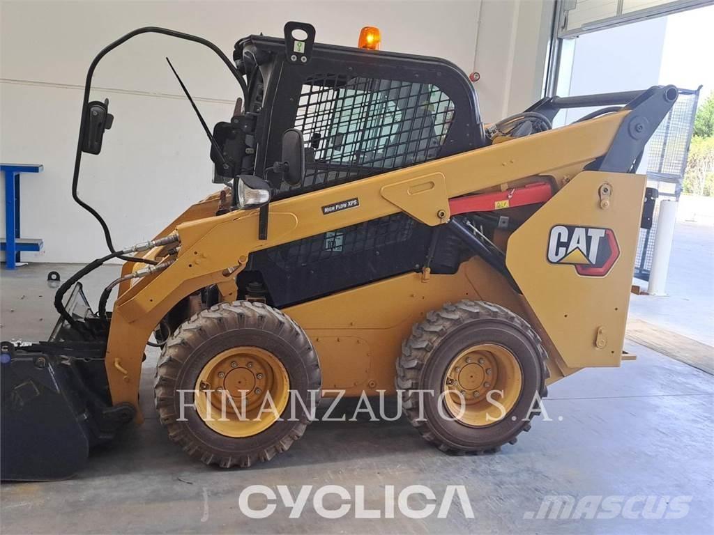 CAT 262D3 Mini Pale Gommate