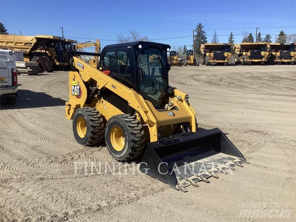 CAT 262D3 Mini Pale Gommate