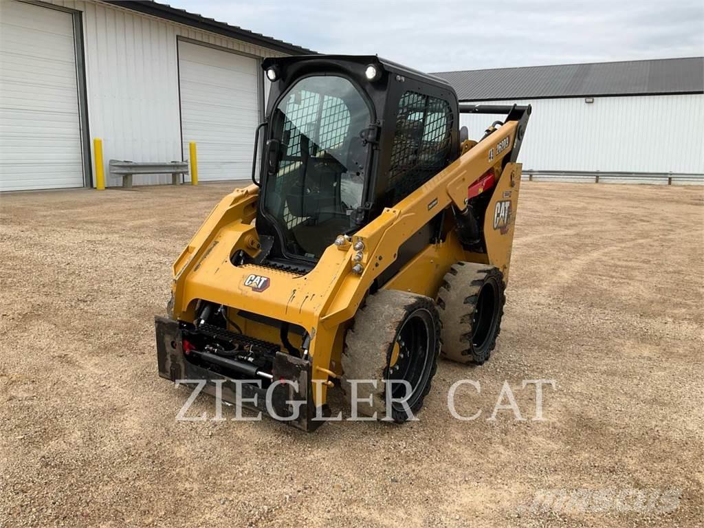 CAT 262D3 Mini Pale Gommate