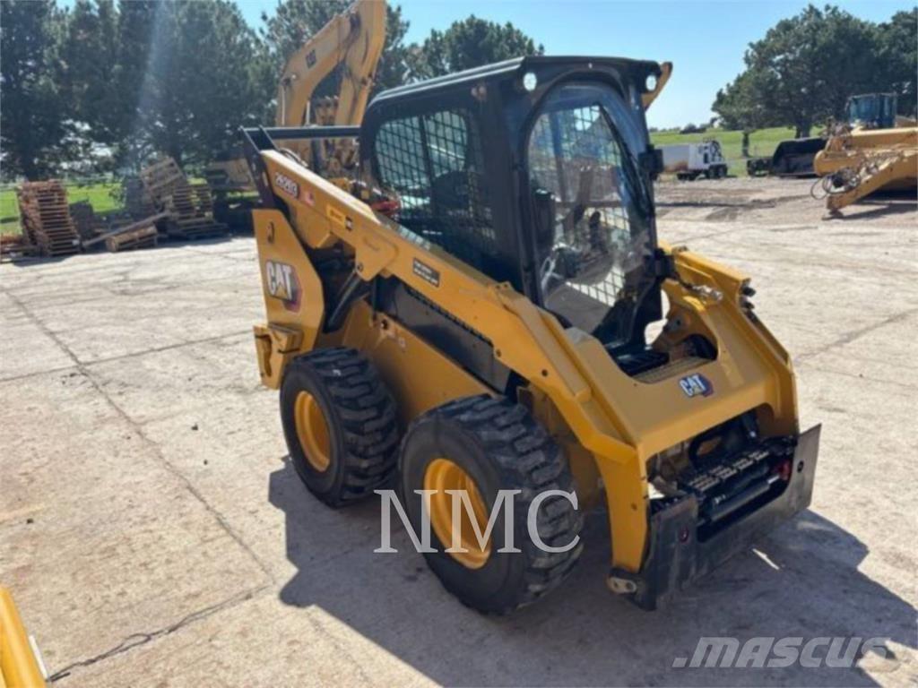 CAT 262D3 Mini Pale Gommate