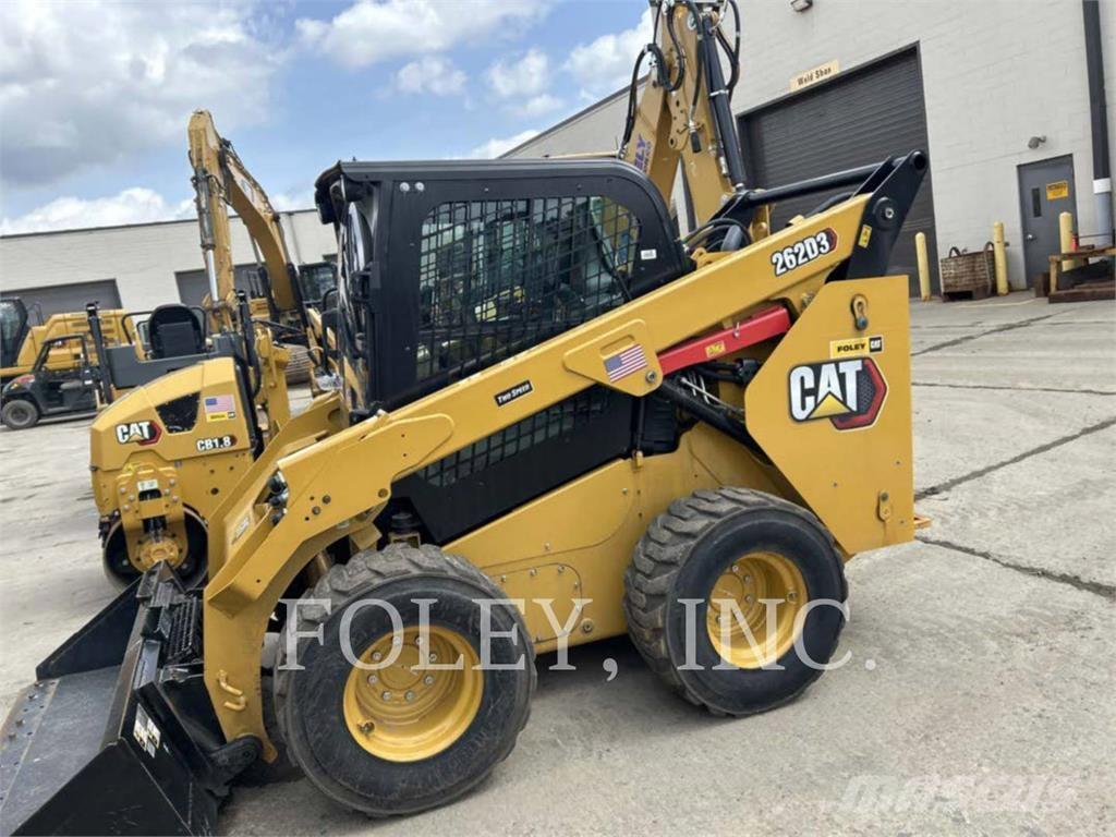 CAT 262D3 Mini Pale Gommate