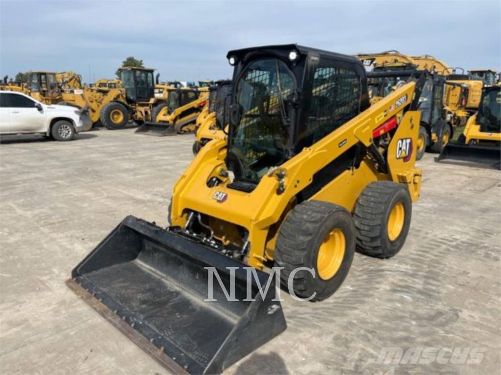 CAT 262D3 Mini Pale Gommate