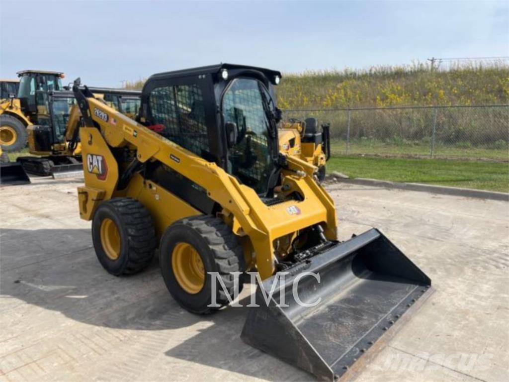 CAT 262D3 Mini Pale Gommate