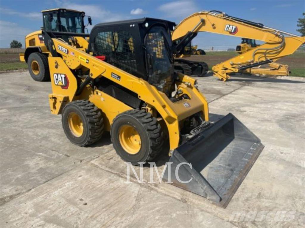 CAT 262D3 Mini Pale Gommate
