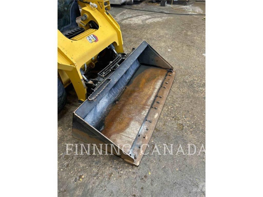 CAT 262D3 Mini Pale Gommate