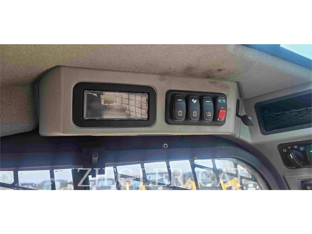 CAT 262D3 Mini Pale Gommate