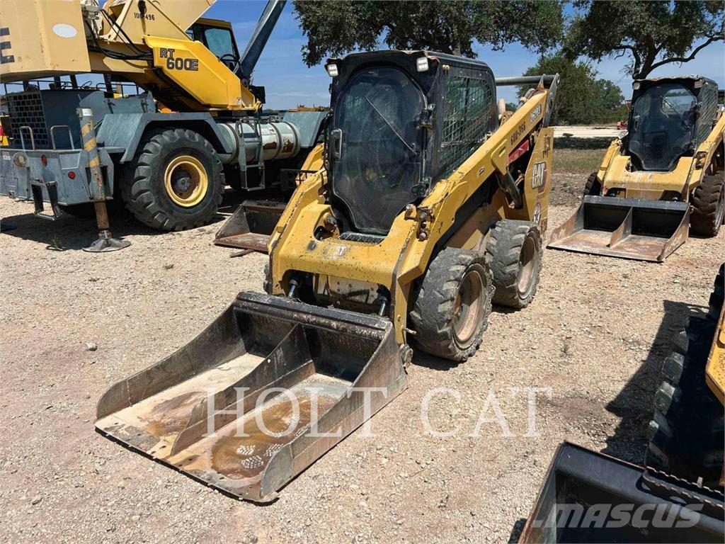 CAT 262D3 Mini Pale Gommate