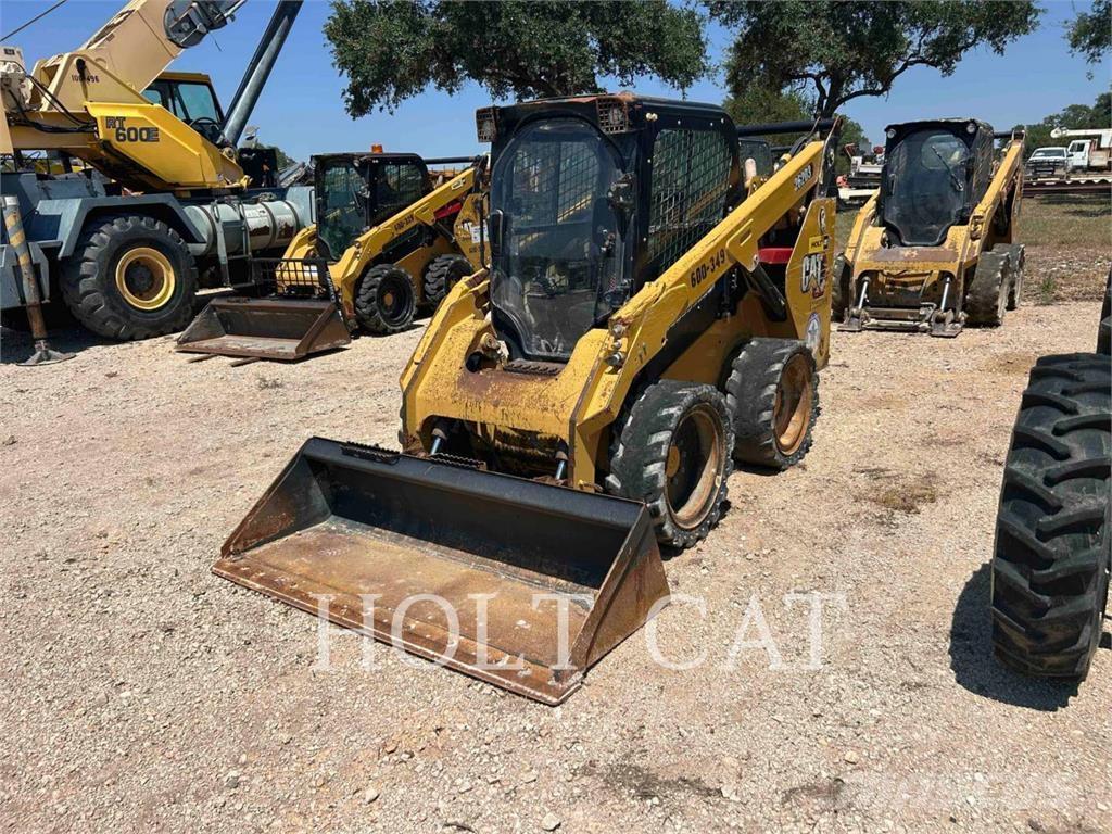 CAT 262D3 Mini Pale Gommate