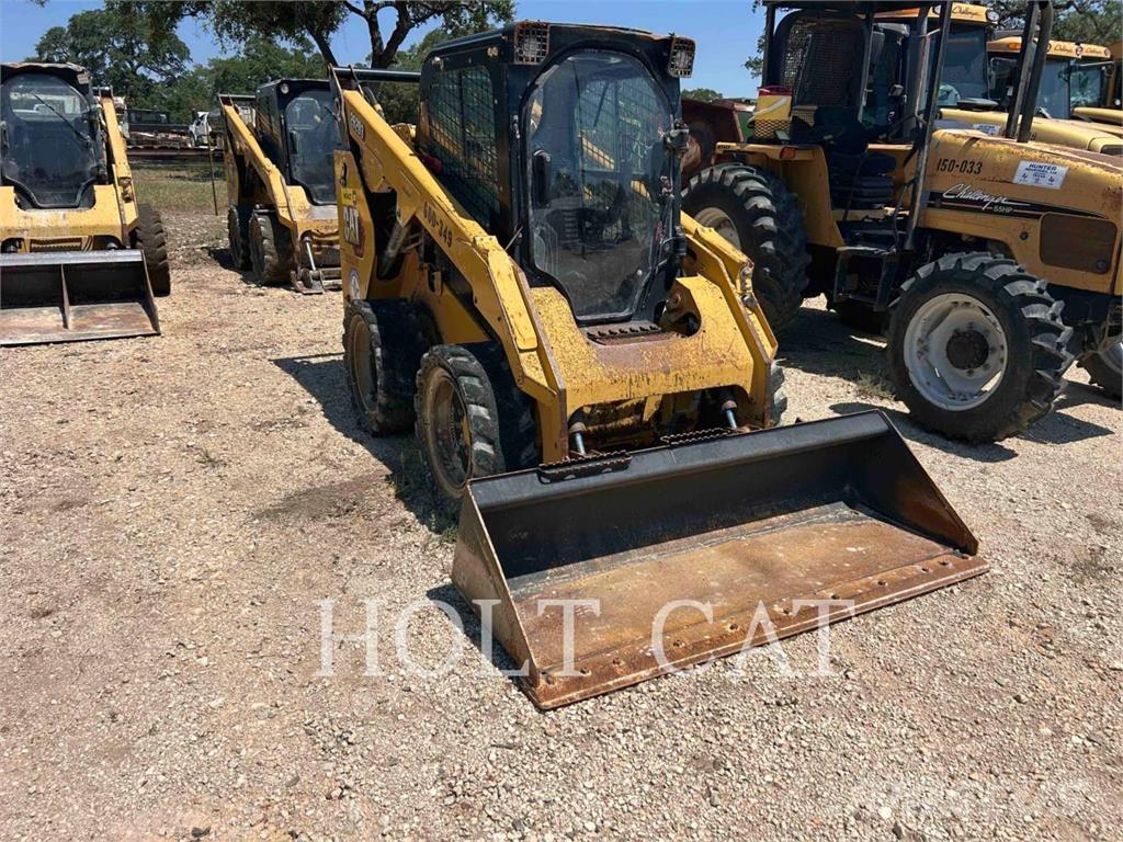 CAT 262D3 Mini Pale Gommate