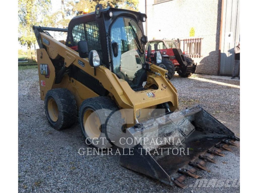 CAT 262D3 Mini Pale Gommate