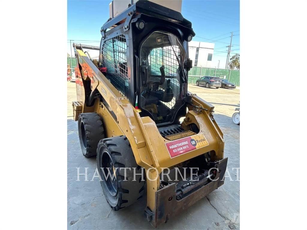 CAT 262D3 Mini Pale Gommate