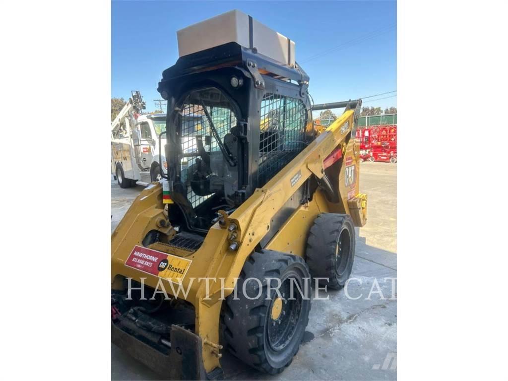 CAT 262D3 Mini Pale Gommate