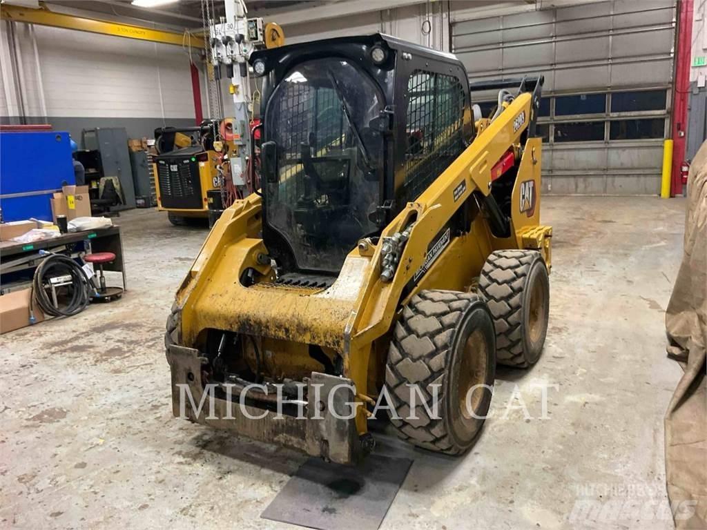 CAT 262D3 A2HQR Mini Pale Gommate