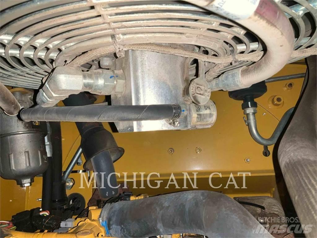 CAT 262D3 A2HQR Mini Pale Gommate