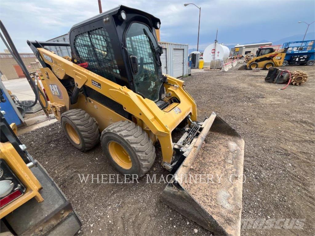CAT 262D3 C3HF Mini Pale Gommate