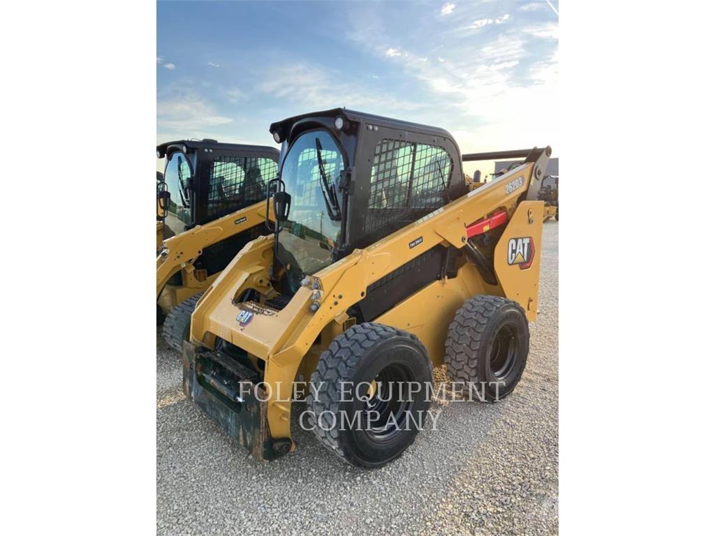 CAT 262D3STD2C Mini Pale Gommate