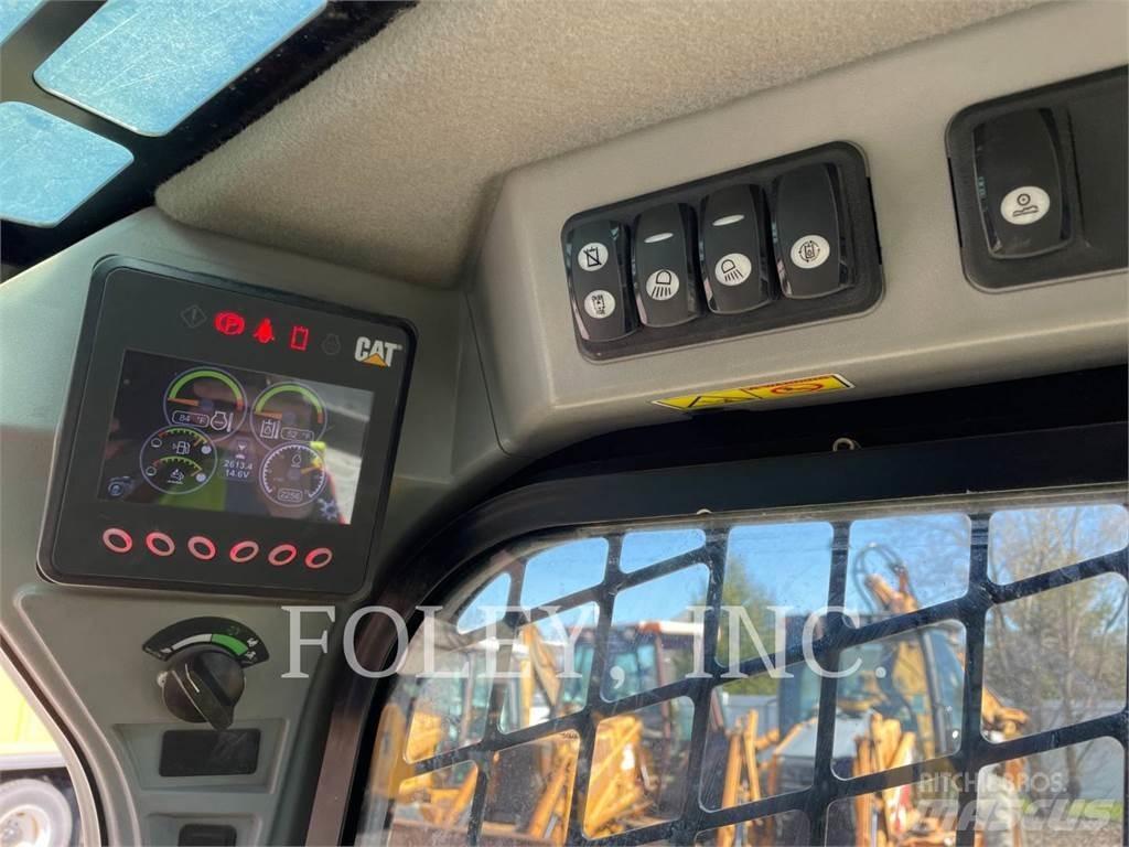 CAT 272D2 Mini Pale Gommate