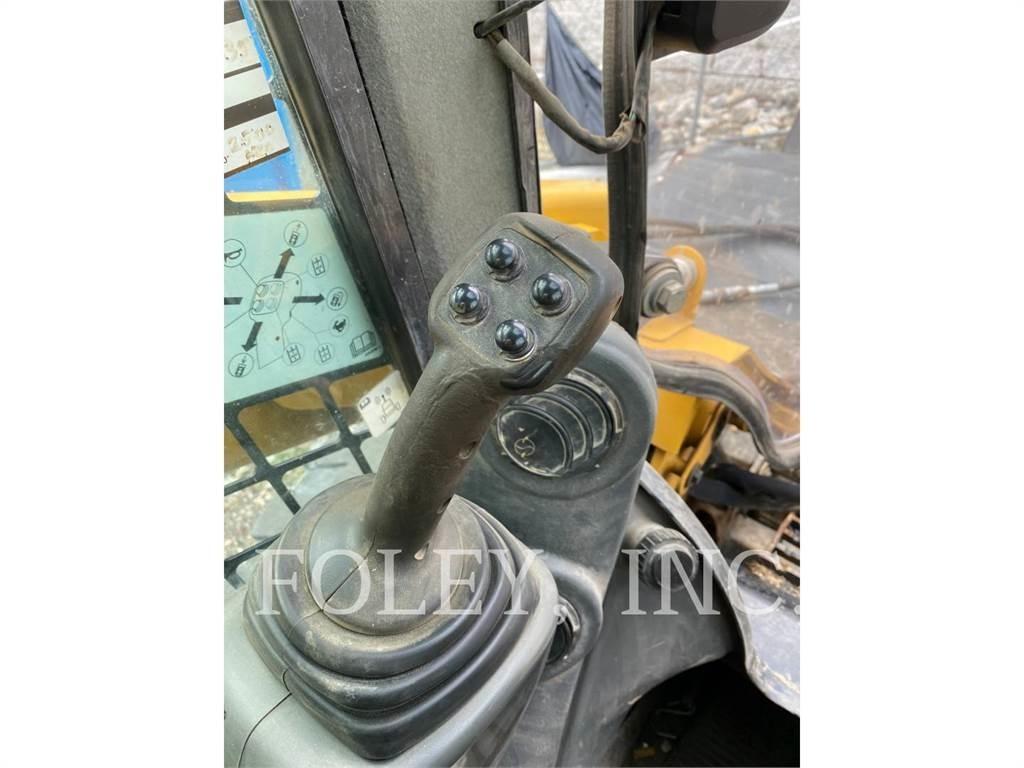 CAT 272D2 Mini Pale Gommate