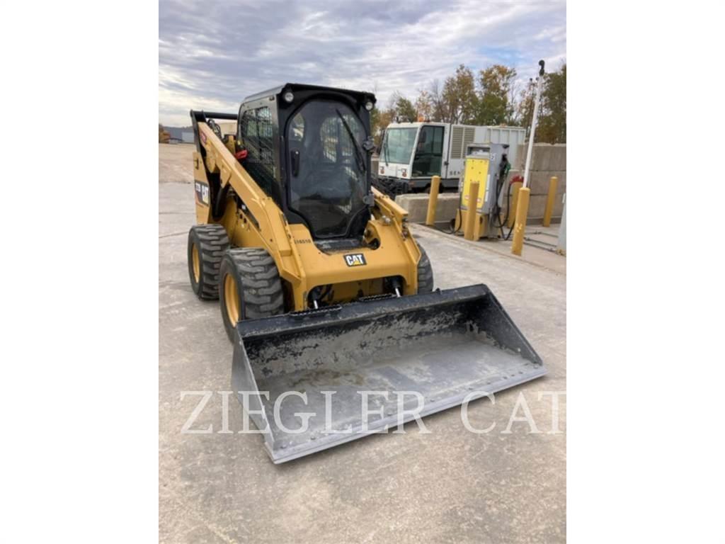 CAT 272D2 Mini Pale Gommate