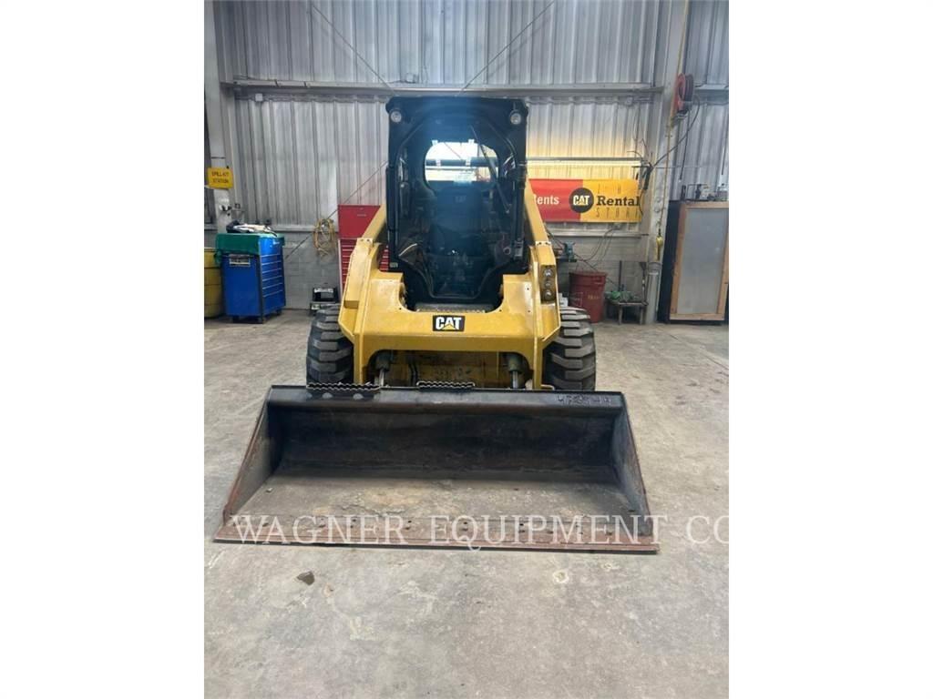 CAT 272D2 Mini Pale Gommate