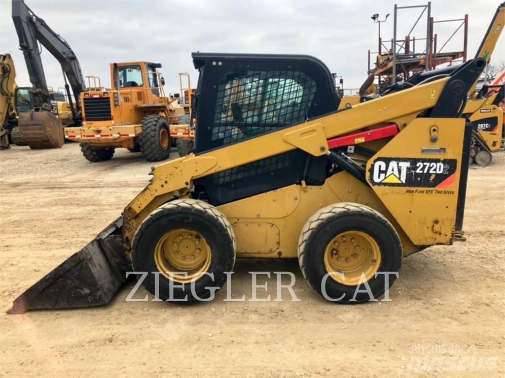 CAT 272D2 Mini Pale Gommate