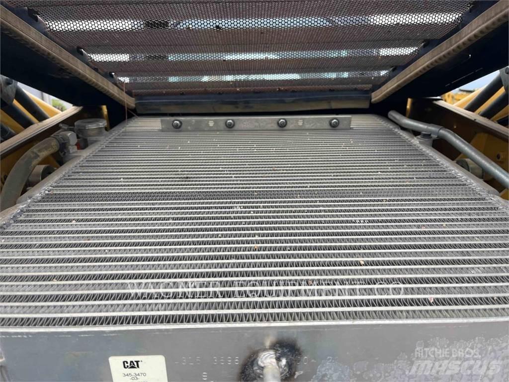 CAT 272D2 Mini Pale Gommate