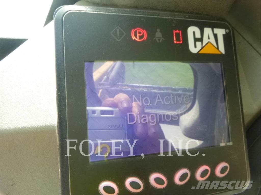 CAT 272D2 Mini Pale Gommate