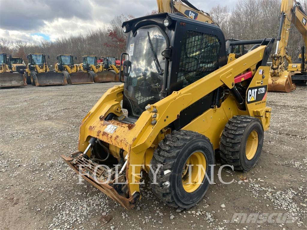 CAT 272D2 Mini Pale Gommate