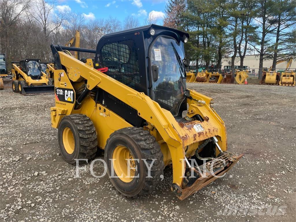 CAT 272D2 Mini Pale Gommate