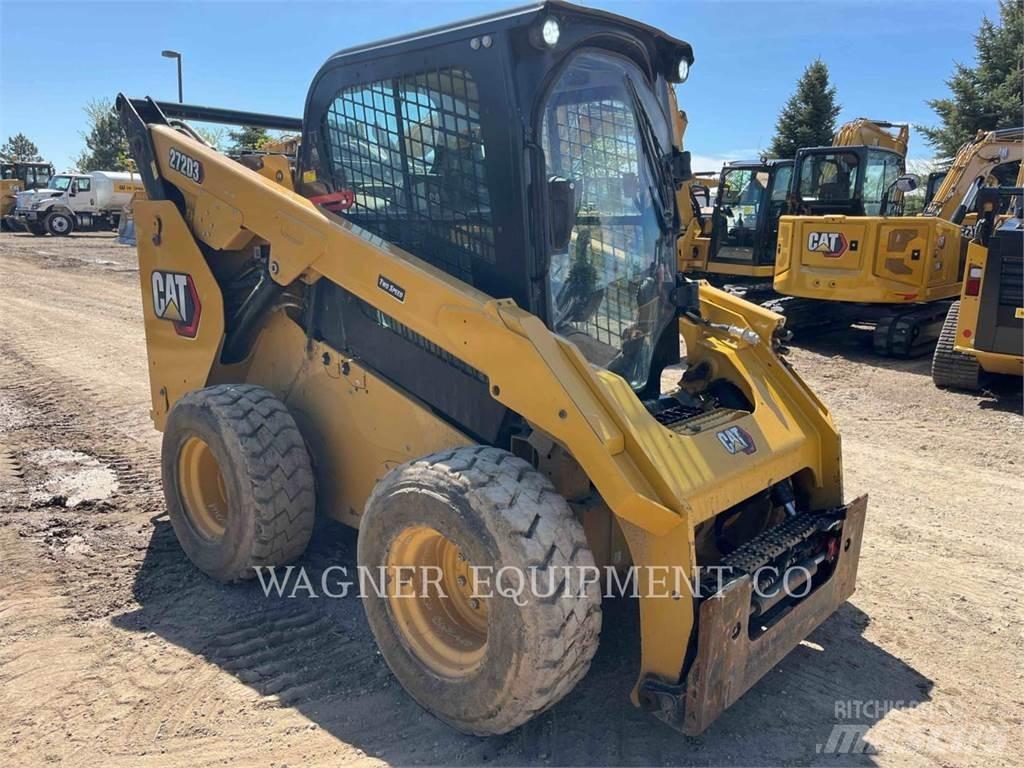 CAT 272D3 Mini Pale Gommate