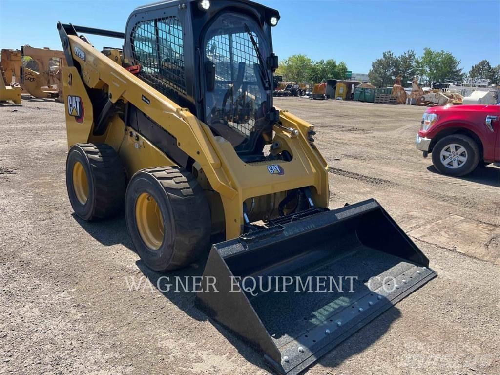 CAT 272D3 Mini Pale Gommate