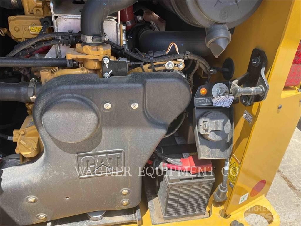 CAT 272D3 Mini Pale Gommate