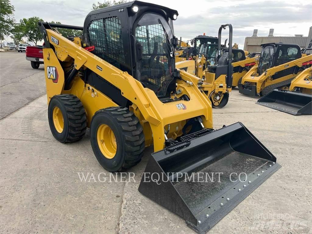 CAT 272D3 Mini Pale Gommate